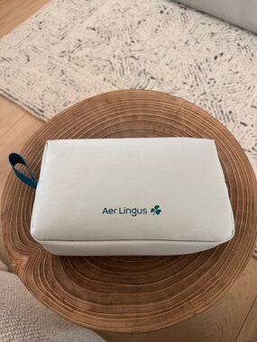 Aer Lingus White Travel Pouch with accessories